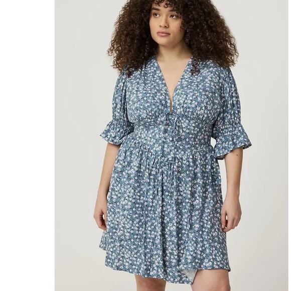 torrid Dresses & Skirts - Torrid Floral Ruffle Sleeve Mini Dress Blue Pink Size 14